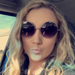 Meet your Posher, Savanna